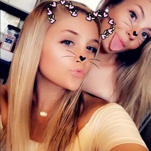 Meet your Posher, Brittney